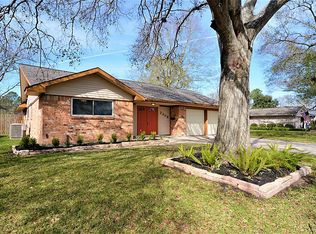 2208 Cedar St, Pearland, TX 77581