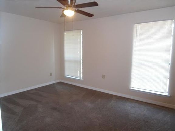 4th image of 604 Vintage Dr APT C