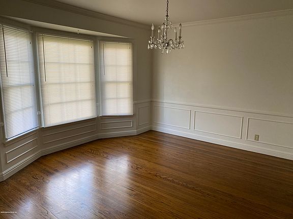 3rd image of 1416 Barrington Way