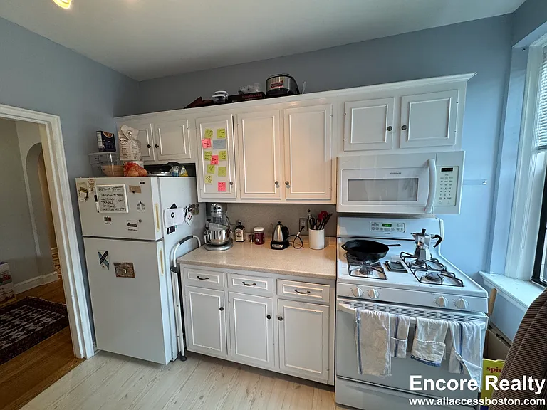 31 Longwood Ave #2 — Photo 9