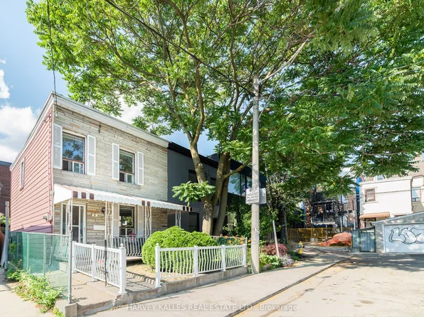 6 Crocker Ave, Toronto, ON M6J 1K5