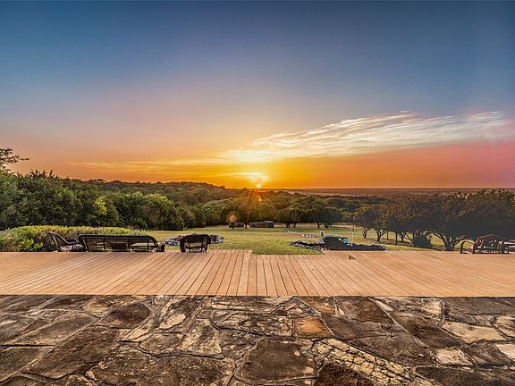 3rd image of 270 Stone Mountain Rd