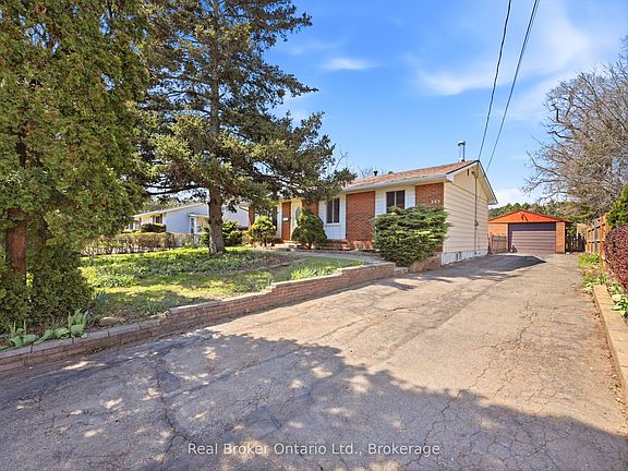 3rd image of 393 Enfield Rd