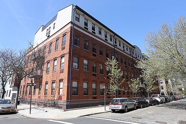 1st image of 60 Tiffany Pl APT 4I