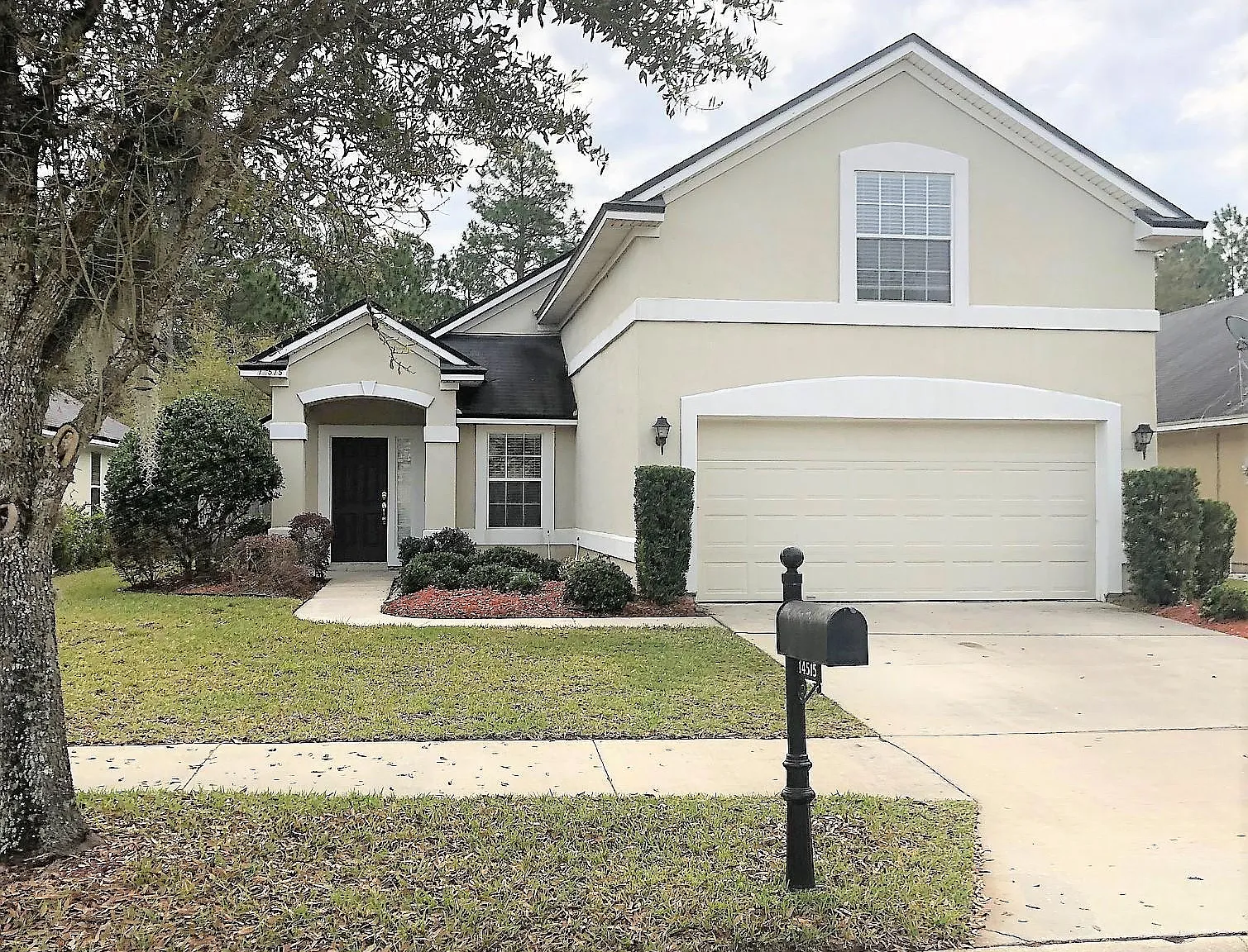 5 bed, 3.0 bath, 2363 sqft, $2,800 — Photo 1