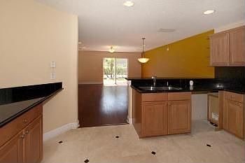 3rd image of 2841 Cliffe Ct