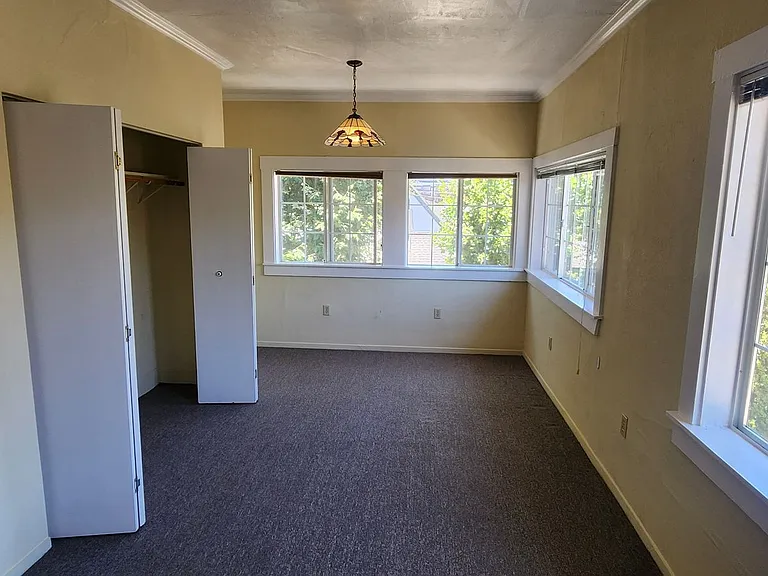 1433 Court St #1-4 — Photo 5