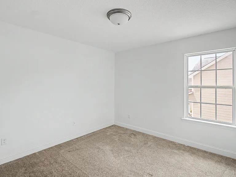 390 Fairview Cir — Photo 18