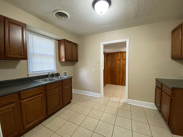 1104 Chatwood St — Photo 3