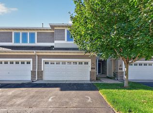594 Sutherland Dr, Woodbury, MN 55129