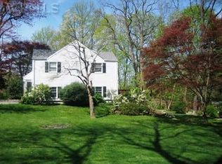 57 Ridgewood Dr, Pleasantville, NY 10570