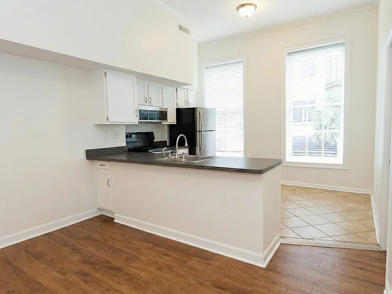 235 King St #1 — Photo 5