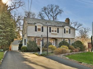 341 Beechwood Rd, Ridgewood, NJ 07450