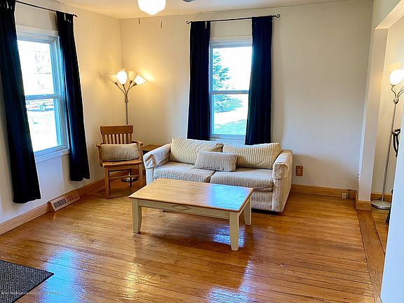4th image of 1505 Guenther Ave