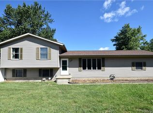 2055 Linwood Ct, Elyria, OH 44035