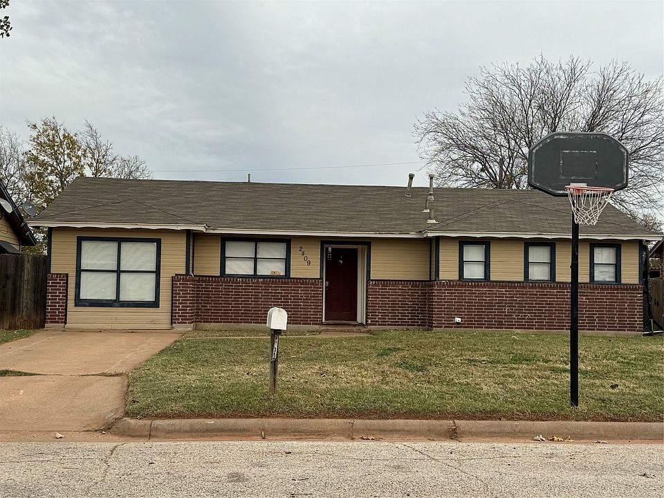 1st image of 2409 Westwood Dr