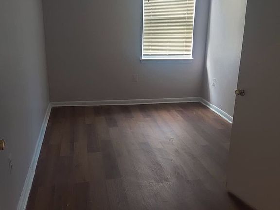2nd image of 890 N 41st St