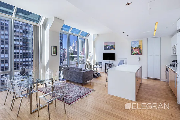 Rented by (Legacy) Elegran | media 10