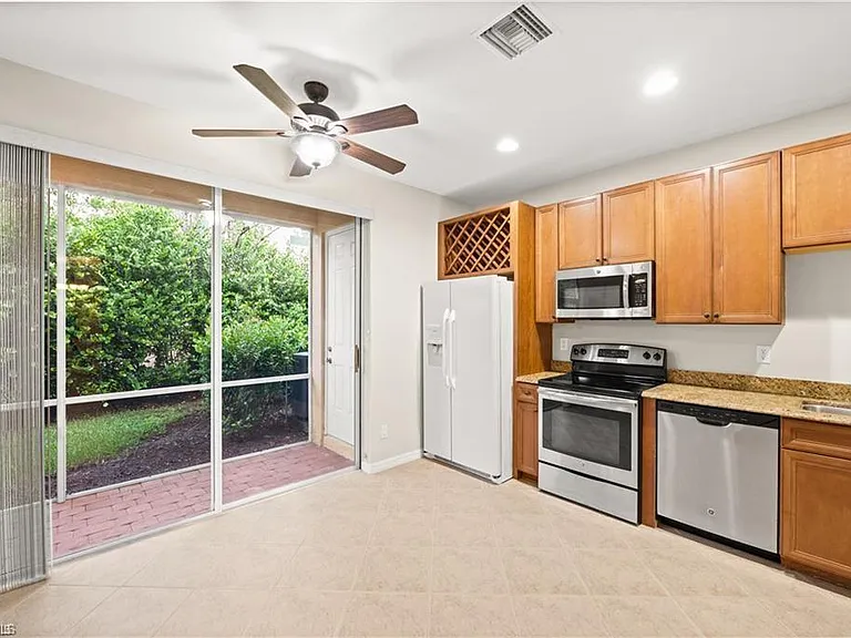 17579 Cherry Ridge Ln — Photo 3