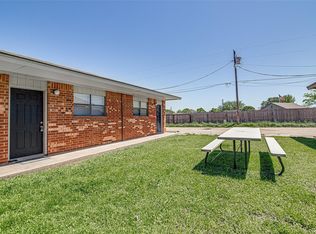 1709 Short St #D, Cleburne, TX 76033