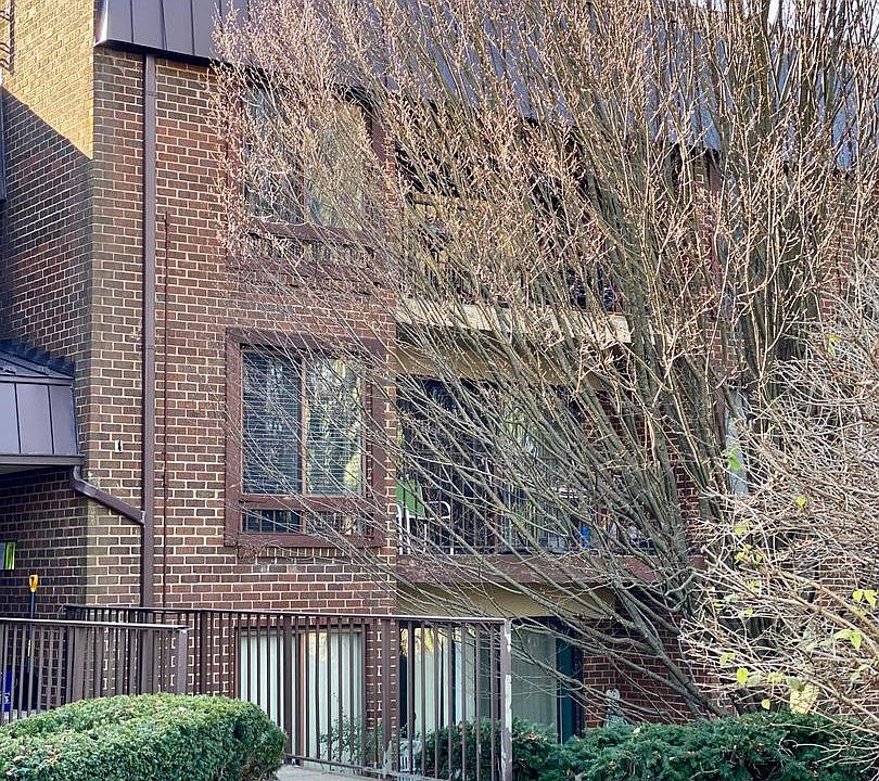 1st image of 132 Roberts Ln APT 201