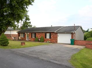 1903 Alexandria Dr, Fairmont, WV
