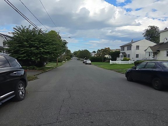 4th image of 32 Meinzer St