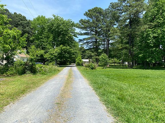 4th image of 14739 Eisenhower Way