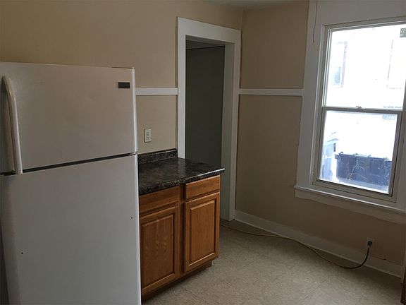 2nd image of 170 Lincoln St