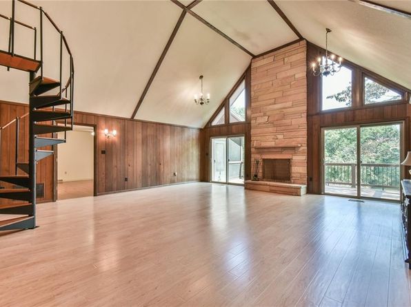 935 Powderbag Creek Rd