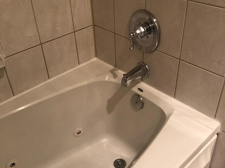 jetted tub