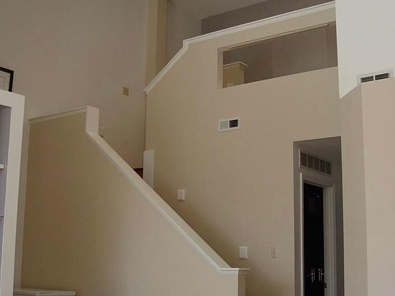 2nd image of 433 Clara Ave