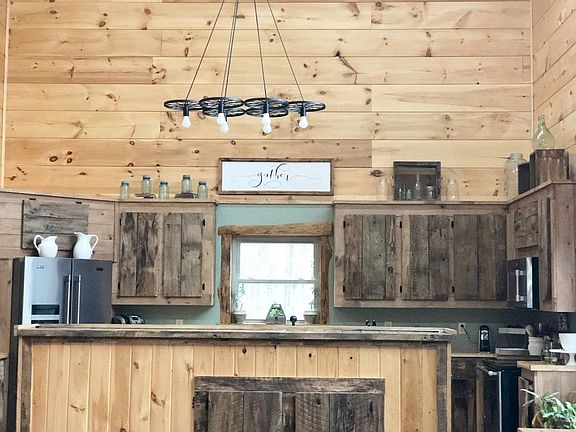 Kitchen. Custom cabinets.