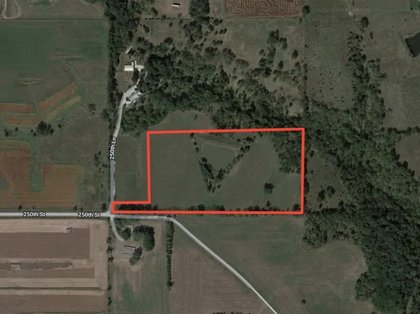 2571 250th Ln, Winterset, IA 50273