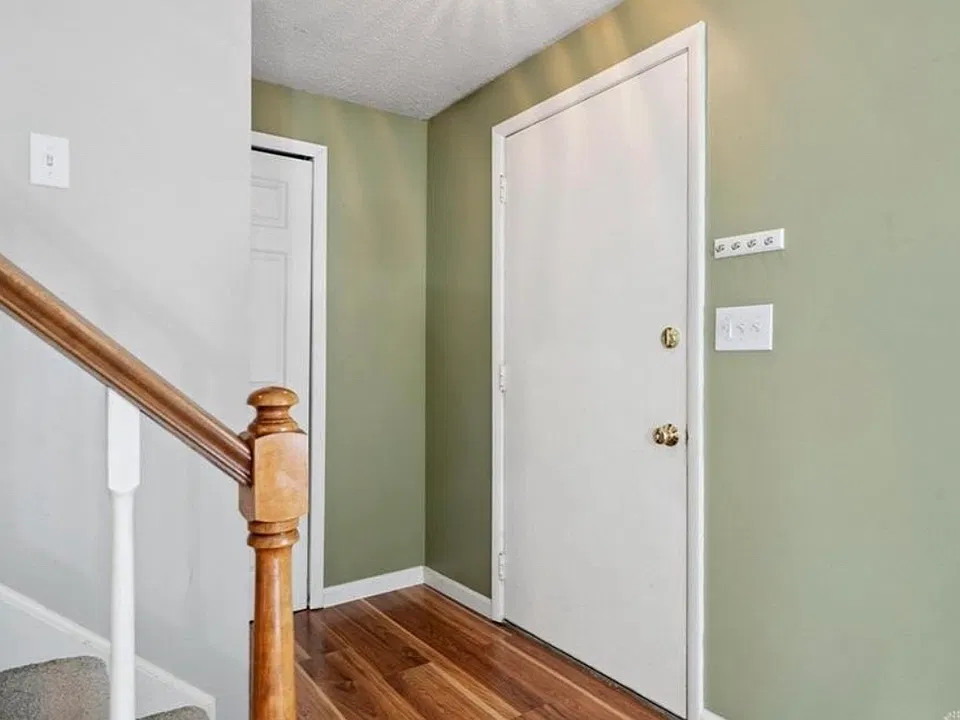 824 W Martindale Rd