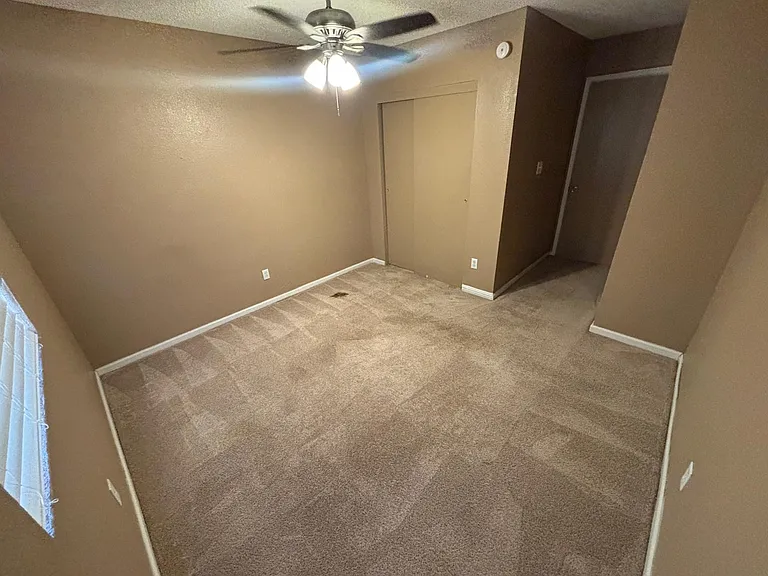 435 W Daffodil St — Photo 16