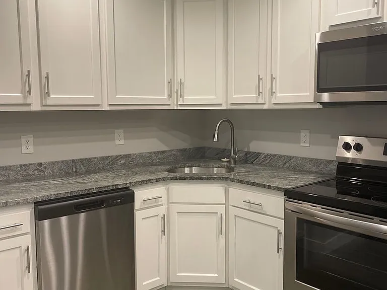 579 South St — Photo 3