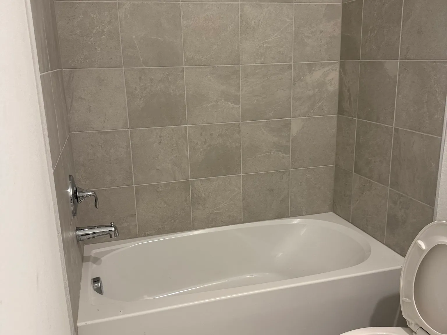 2 bed, 1200 sqft, $4,500 — Photo 3