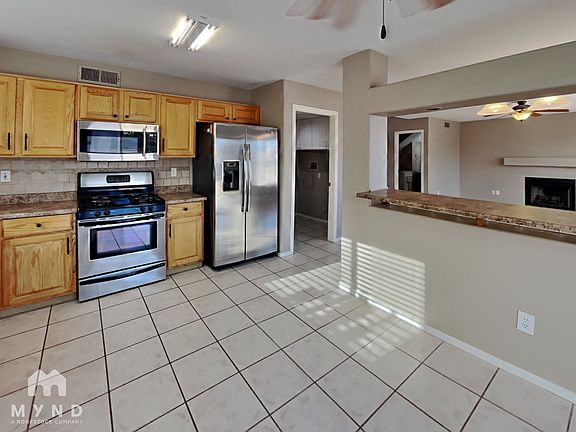 3rd image of 8620 N Cantora Way