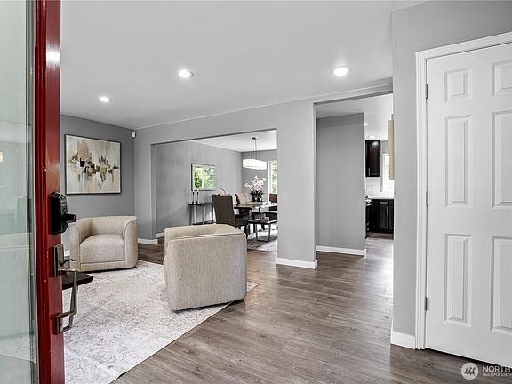 4th image of 1533 NE 171st Street
