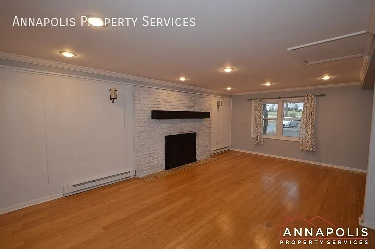 1066 Broadview Dr — Photo 10