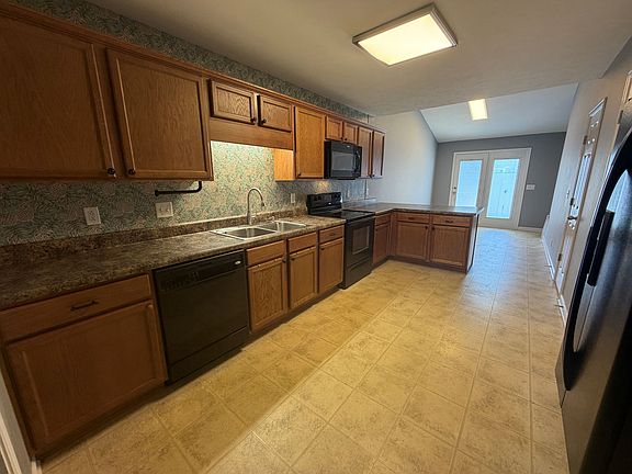 3rd image of 1025 Maricopa Dr