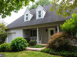 24 Strawberry Ln, Lancaster, PA 17602