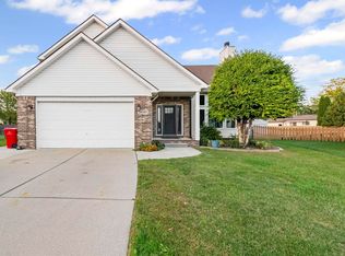 28787 Yorkshire Dr, Chesterfield, MI 48047