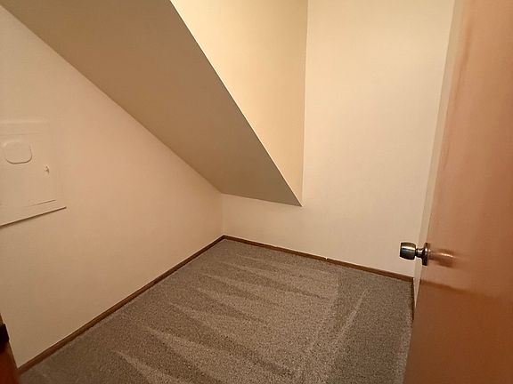 5th image of 919 Powell Ave APT 7