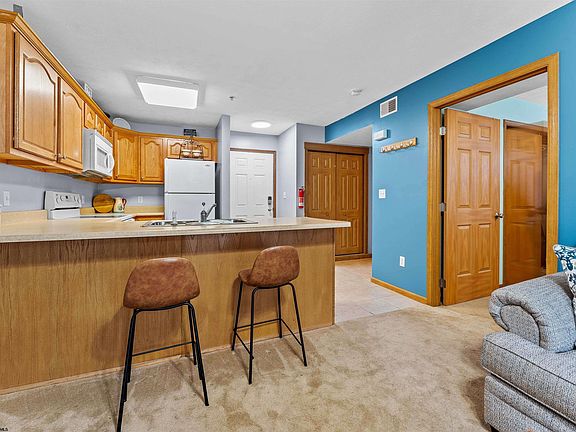 5th image of 213 Creekside Dr