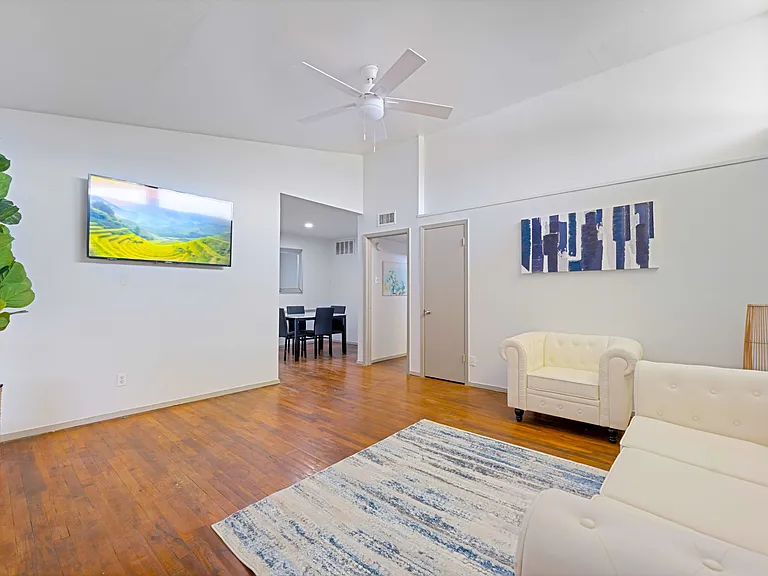 5646 Gaston Ave #217 — Photo 12