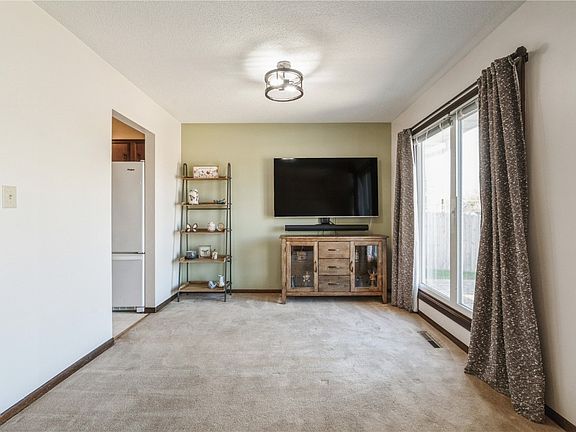 5th image of 3416 Sue Ln NW