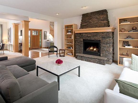 4th image of 1971 Evergreen Ln