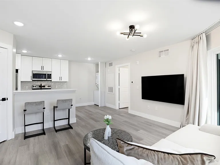 2592 Grassy Point Dr #106 — Photo 3